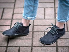Wide toe hotsell box moccasins