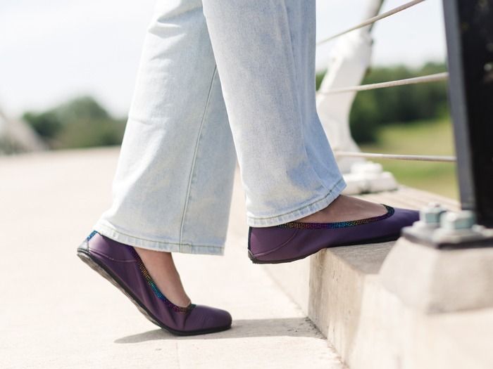 Ballet flats with wide toe box