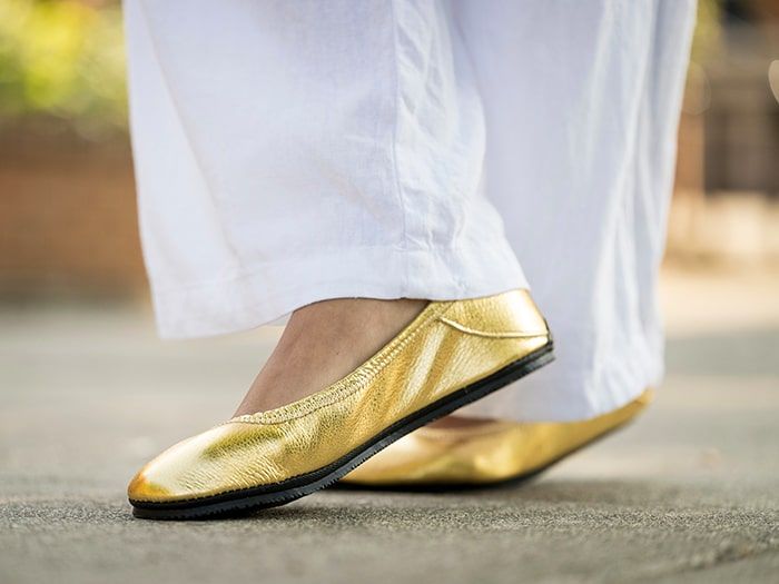 Ballet flats with wide toe box