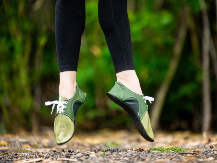 Breathable and Flexible Green Leather Shoes