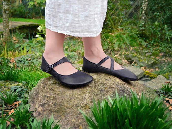 Comfortable Black Leather Shoes for Women
