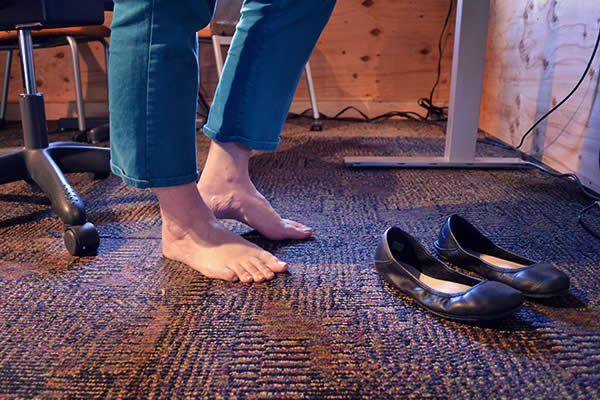 softstar-barefoot-office-worker
