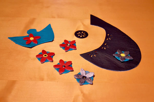 Handmade Leather Flower Button Motifs diy-leather-flower-buttons