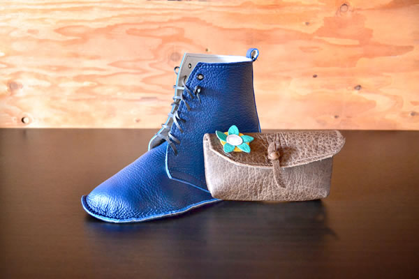 Tsevlee Boot and Purse